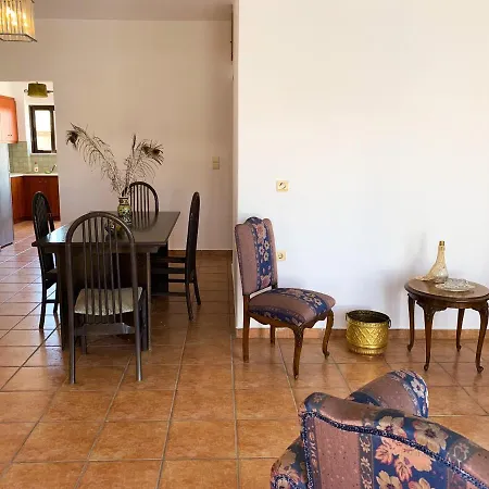 Huge Luxury And Free Parking